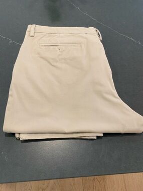 Club Room Men's Tan Chino Pants